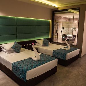 Deluxe Zimmer mit Kingsize-Bett